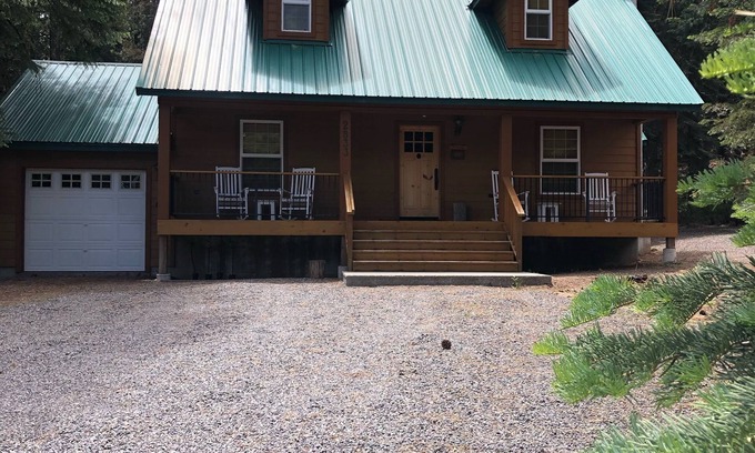 Prattville Cabin | Little Cabin in the Woods