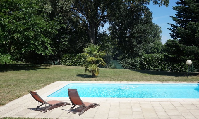 Chavanoz Villa | Little corner of paradise near Lyon