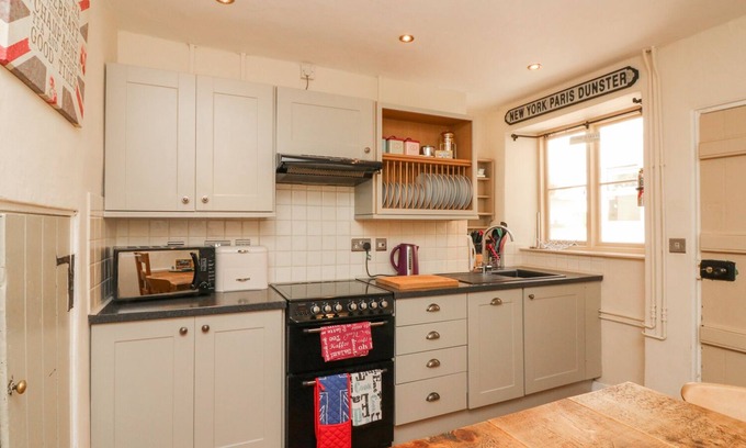 Dunster Cottage | Little Dragons