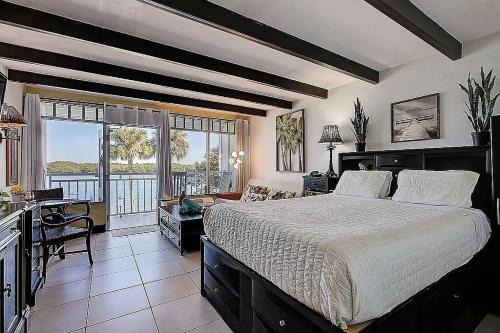 Ruskin Apartment | Little Harbor Resort #207 Tampa Bay FL, Paradise