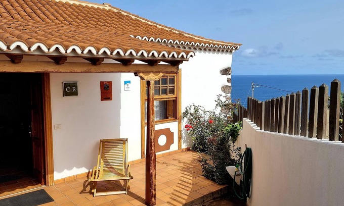Los Sauces Cottage | Little house on the coast of San Andrés y Sauces, next to Charco Azul