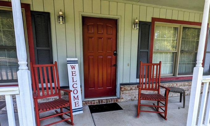 Tellico Village House | Little House on the "Parkway" in Beautiful Tellico Village Lake/Golf Community