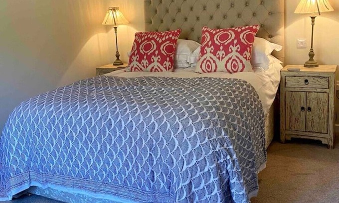 Shipton Gorge Cottage | Little Innsacre