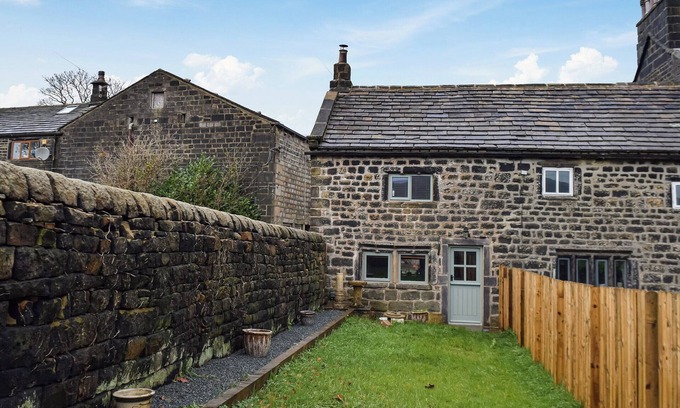 Todmorden Cottage | Little Jacks Cottage
