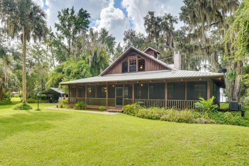 Welaka House | Little Lake George Hideaway with Furnished Boathouse