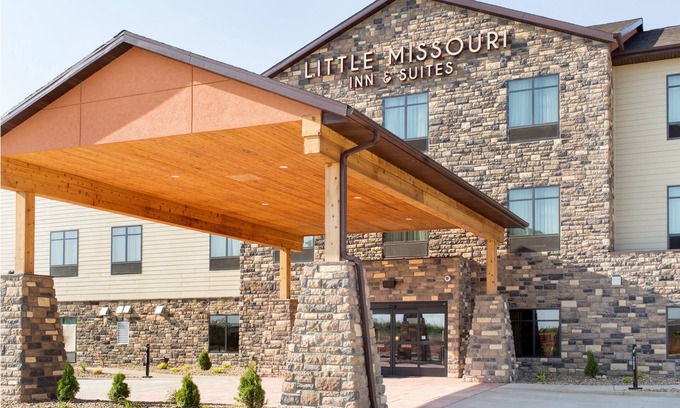 New Town Hotel | Little Missouri Inn & Suites New Town