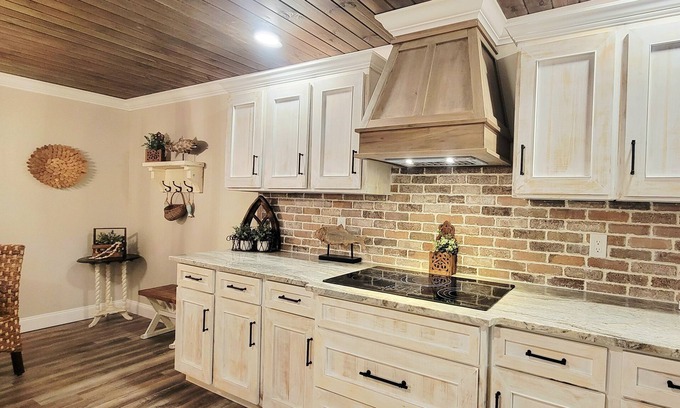 Cedar Bluff House | "Little River Lodge" on Weiss Lake, Private Dock. Crappie Capitol of the World.