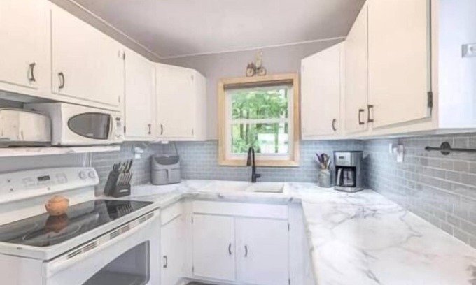 Remer House | Littlefoot Lodge Little Thunder Lake Getaway!