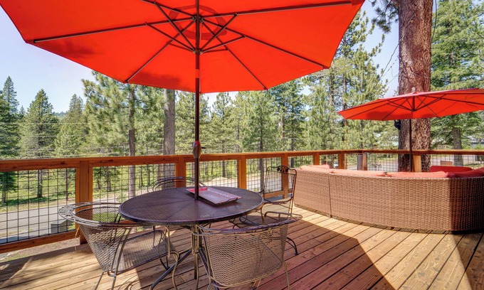 Truckee Cabin | Live Like a Local in Truckee: Luxe Cabin Near Dtwn