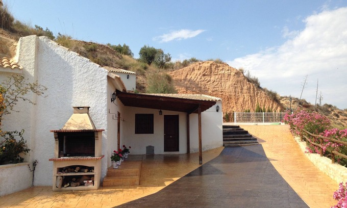 Abanilla Cottage | Live the experience of staying in a cave