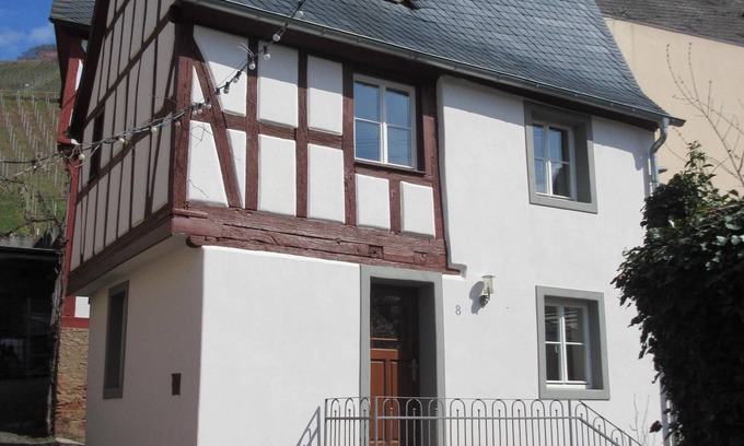 Mesenich House | Living in quarry stone and half-timbering from 1580