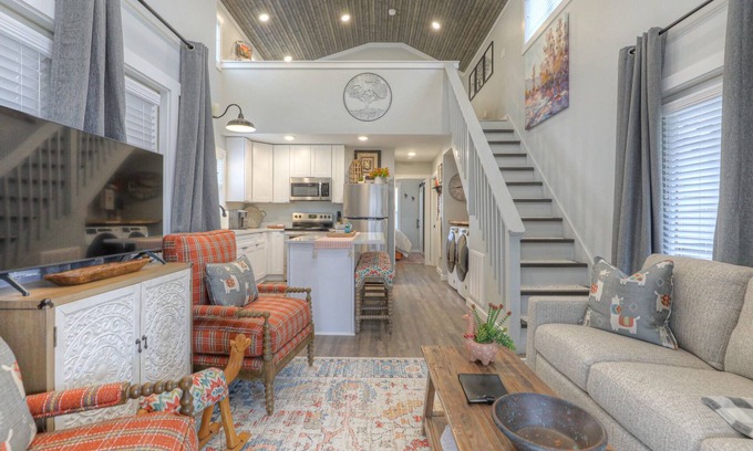 Monteagle Cabin | Llama No Drama Lodge at The Retreat at Deer Lick Falls