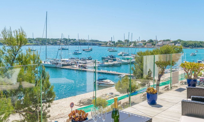 Portocolom House | LLEVANT - Apartment with sea views in Portocolom. Free WiFi