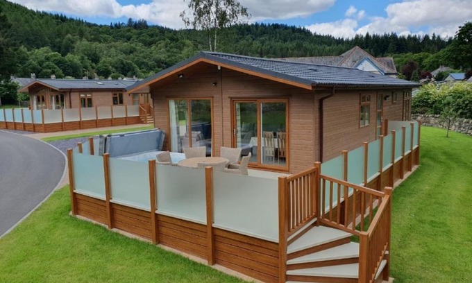 Gwynedd- Snowdonia House | Llyn Conwy Lodge
