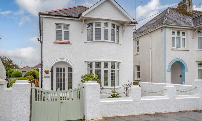 Fishguard House | Llys-y-Gân