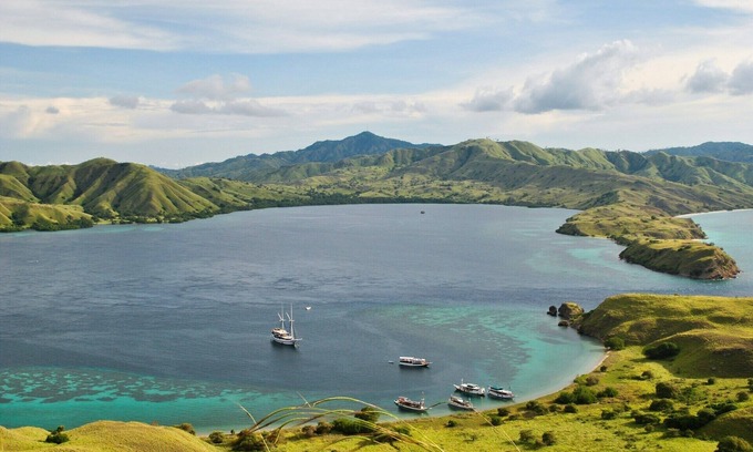 Nut Tree House | Located across from Outlet shopping and EV charging stations