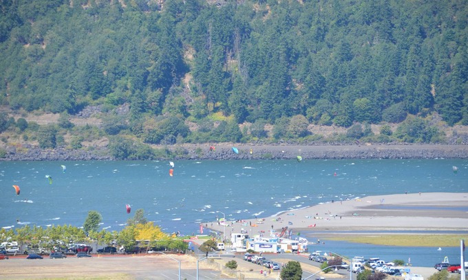 Hood River House | Located Downtown With Columbia River Views. Walk Everywhere!