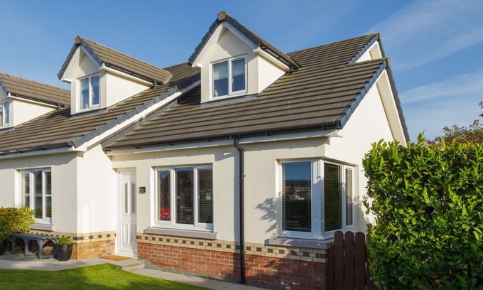 Ramsey House | Located in Ramsey, Royal 1 offers plenty to enjoy and is a matter of minutes from the town's indepen