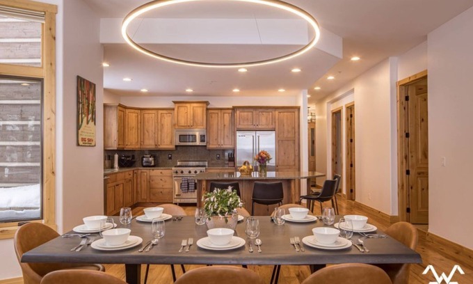 Big Sky Condo | Location = Awesome! Plus a private Hot Tub!