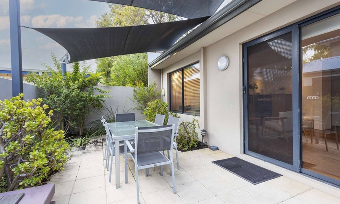 South Perth Apartment | Location is everything with this South Perth townhouse. Free WIFI and parking.