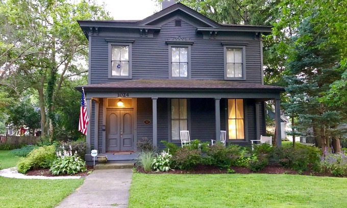 Lake Geneva House | Location location location Lake Geneva's Gathering Place. Memories are made here