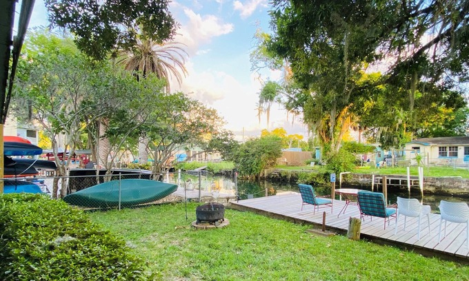 Weeki Wachee Gardens Cottage | Location, Location, Location!!!