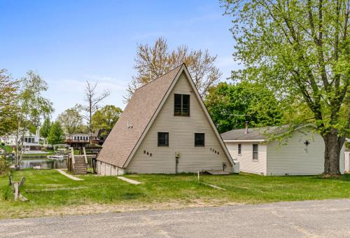 Mears House | Loch Nez, a spacious 3-bedroom home in Silver Lake, MI