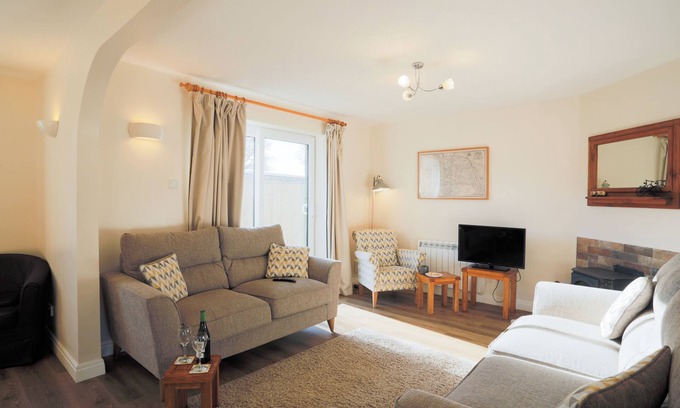 Lockton Cottage | Lock Cottage, 3 bed cottage (sleeps 6) in Lockton nr Pickering