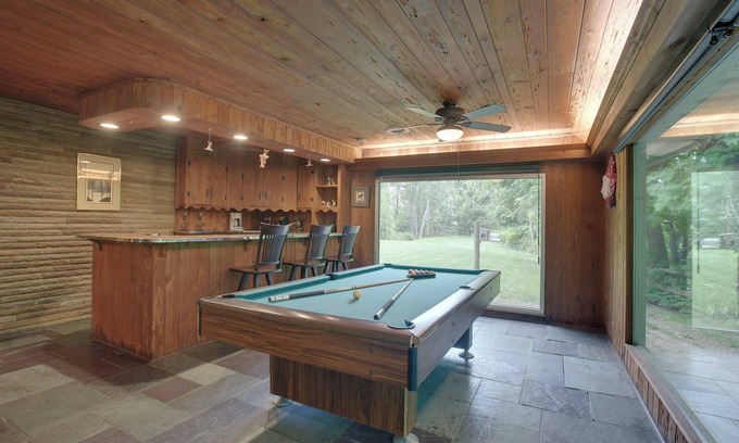 Coshocton House | Lodge-Style Home in Coshocton w/Spacious Yard