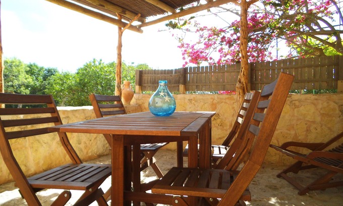 Sant Ferran de ses Roques Apartment | Lodging Can Vicent Mestre without air conditioning