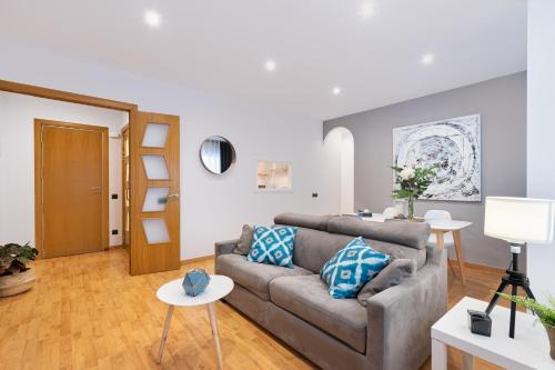 el Camp d'en Grassot i Gracia Nova Apartment | Lodging Apartments Villa de Gracia 2 bedroom cozy apartment