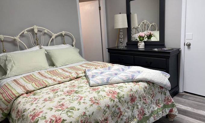 Clifton Apartment | Loft apartment on Clifton, TN Main Street Convenient, Cozy and Clean