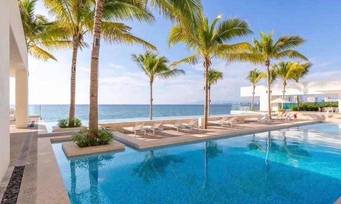 Lazaro Cardenas Apartment | Loft frente al mar con la mejor ubicación y vista