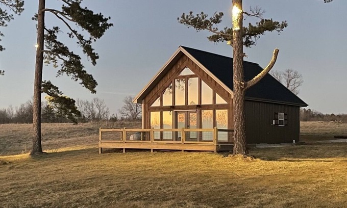 Elk Creek Cabin | Loft in The Pines pet Friendly