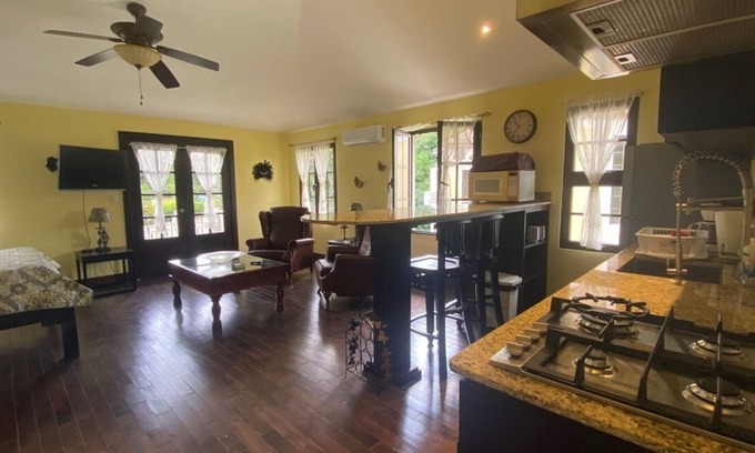 Santa Clara Apartment | Loft Pres de la mer a 1 km de la mer Tres Calme Avec Beaucoup de Securite bbq ac