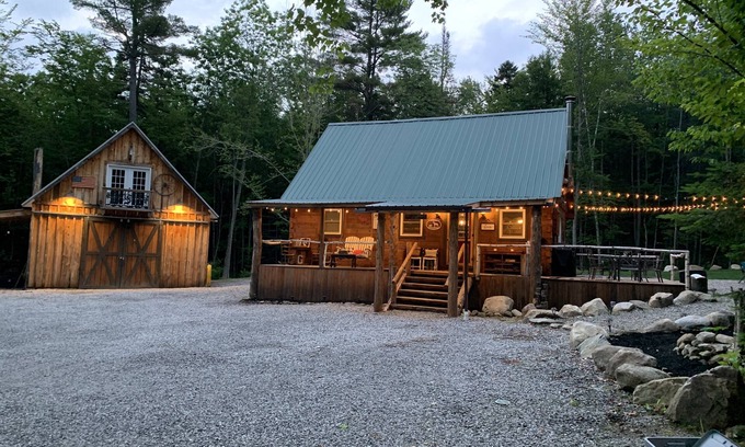 Rumney House | Log Cabin in the Woods