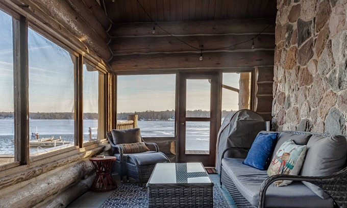 Pentwater House | Log Cabin on the Lake