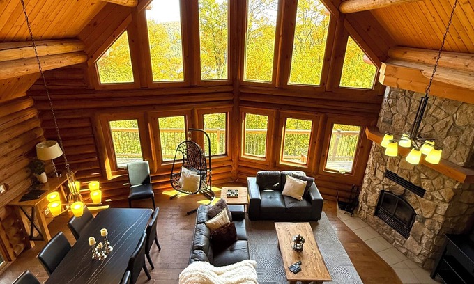 Saint-Faustin-Lac-Carre Ski Chalet | Log cabin | SPA, Comfort & Nature | Pets allowed!