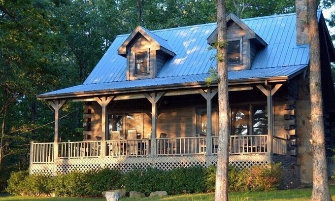 Ozone Cabin | Log Cabin w/Picturesque Mtn View. Private Sunsets. Hot Tub. Kid & Dog Friendly