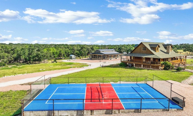 Wimberley House | Log Home w/Firepit, Porch, Ping Pong & Pickleball