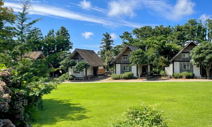 Aewol House | Log Park Dochidol Ranch