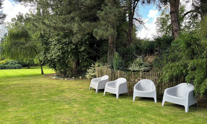 Artres Hotel | Logis Hôtel-Restaurant Le Moulin D'Artres