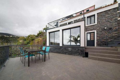 Calheta House | Lombo do Doutor Cottage 2 by Mth