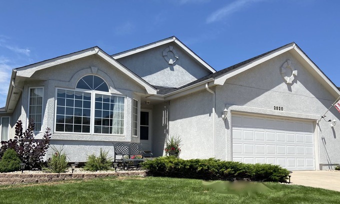 Colorado Springs House | LOOK NO FURTHER! YOUR PERFECT STAY BEGINS HERE. USAFA & ATTRACTIONS NEARBY