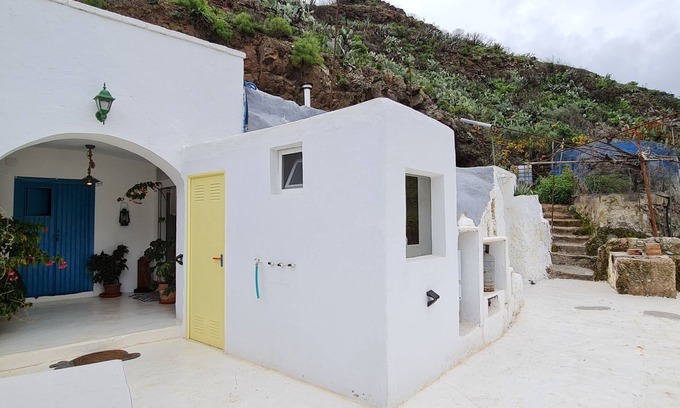 Galdar Cottage | Los Andenes Cave