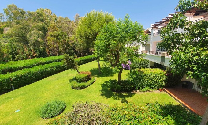 Benahavis Apartment | Los Arqueros Golf lovely condo near Marbella & Puerto Banus