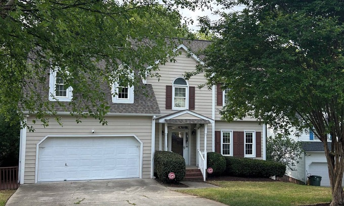 Cary House | Lost Tree Lane - Charming 2 Bedroom House