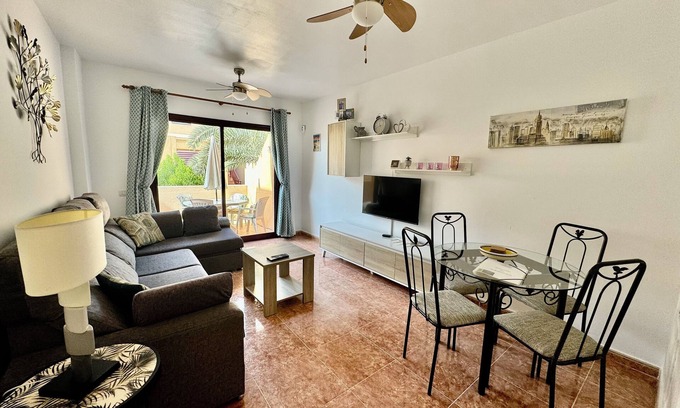 Caleta de Fuste Apartment | Lovely 2 bedroom apartment right in the centre of Caleta de Fuste