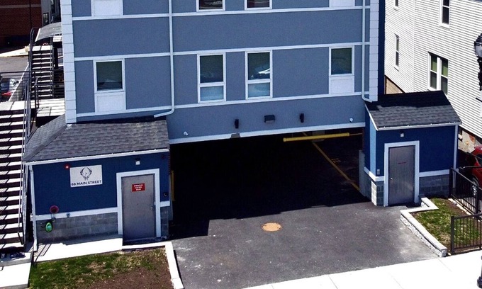 Everett Condo | Lovely 2 bedroom condo W parking included