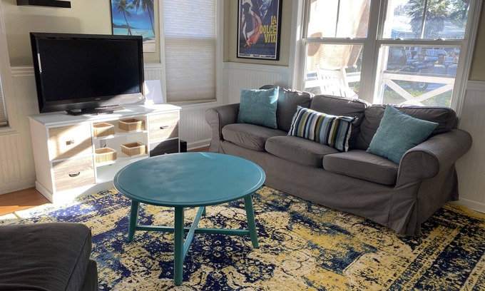 Charleston House | Lovely 4BR/2BA Home! Less Than 10 Minutes to Downtown Charleston & Folly Beach